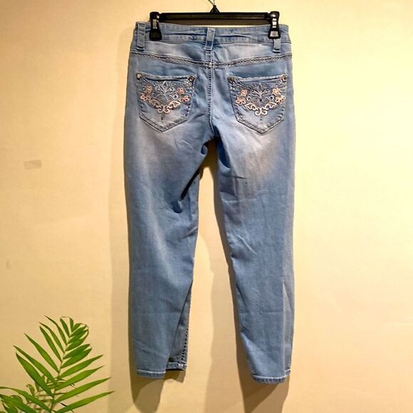 Knox Rose Embroidery Crop Skinny Jeans size 4 - Picture 5 of 9